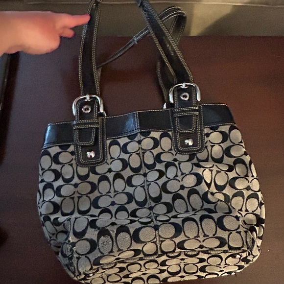 Coach purse - Picture 2 of 5